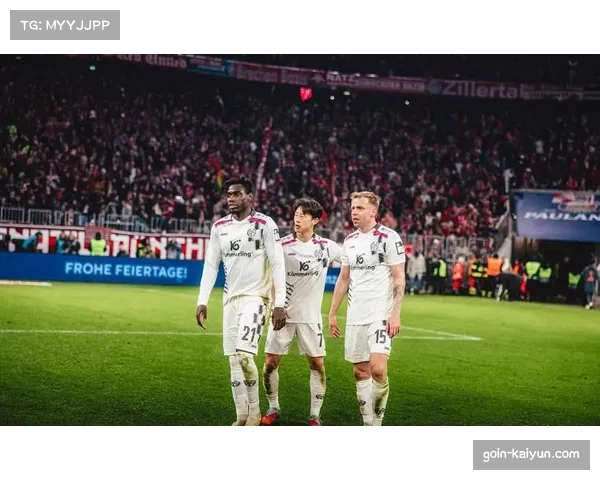 美因茨主帅欧协联临场调整见效 率队直通十六强获认可 美因茨主帅欧协联临场调整见效 率队直通十六强获认可